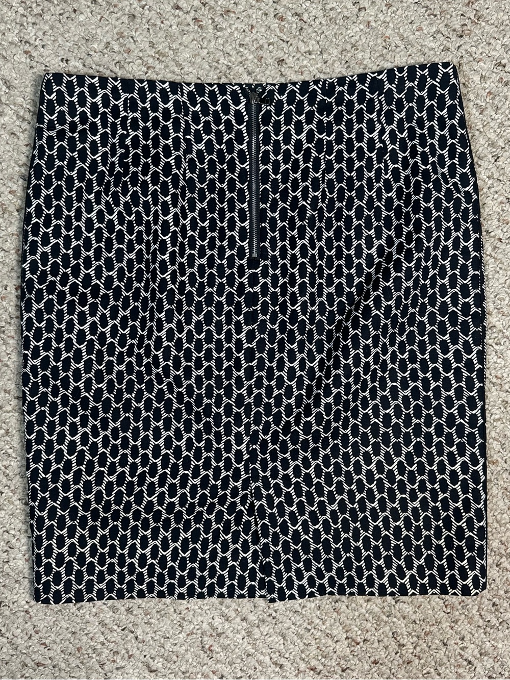 Adrianna Papell Pencil Skirt Black & White Size 10 - Picture 3 of 6